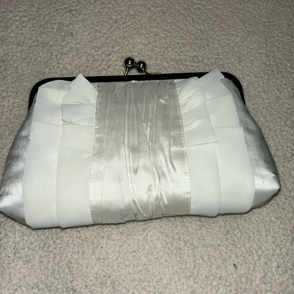 Davie & Chiyo Ivory Clutch Ruffle Silver Clasp And Closure